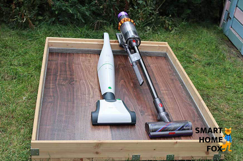 design dyson v15 vs vorwerk vb100